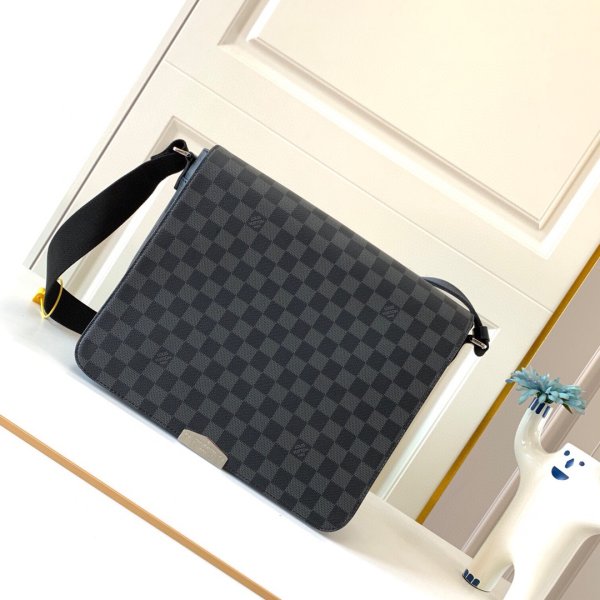 Louis Vuitton Luxury District MM Damier Graphite Canvas N40350 Gray