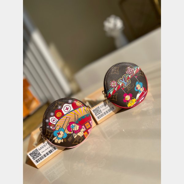 Louis Vuitton M69757 M69749 Round Coin Purse Monogram Brown